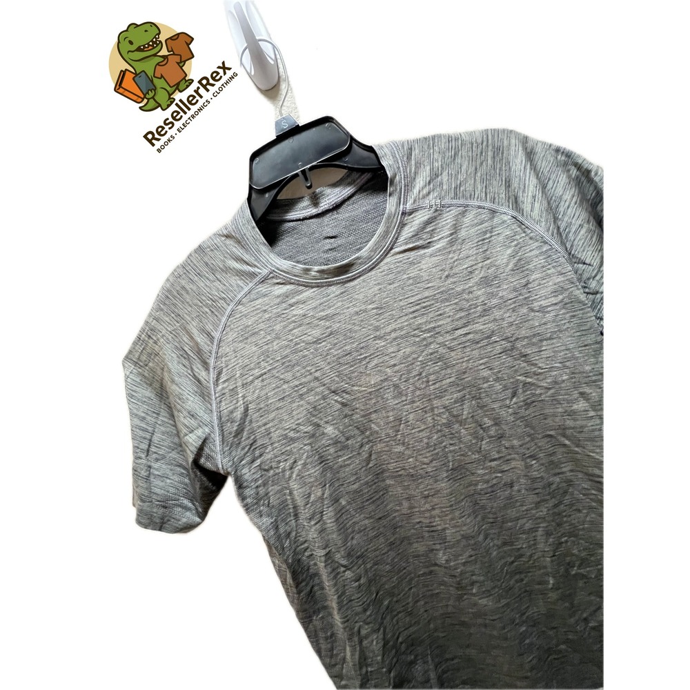 Lululemon Men's Gray Short Sleeve Workout Training Shirt Top Athleisure‎